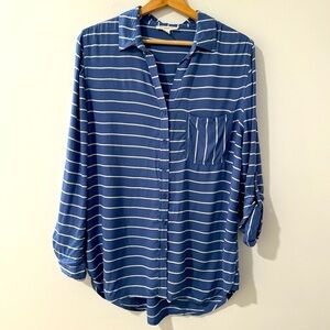 Beach Lunch Lounge blue & white striped button down shirt size Medium